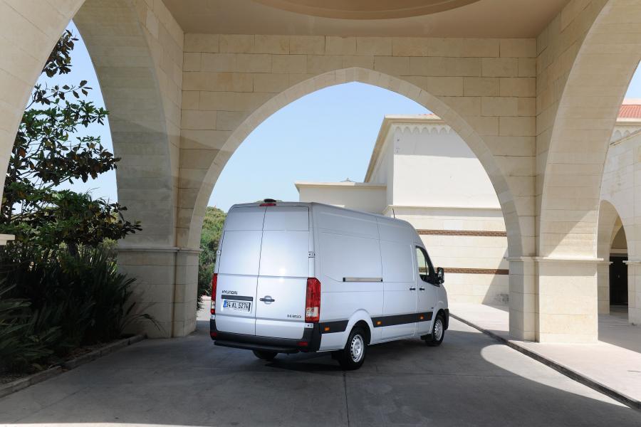  Hyundai H350 Van 2015 года  (фото 15 из 23)